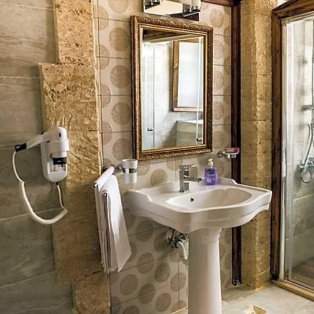 Kyrenia Palace Boutique 酒店