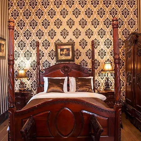 Kyrenia Palace Boutique Кирения